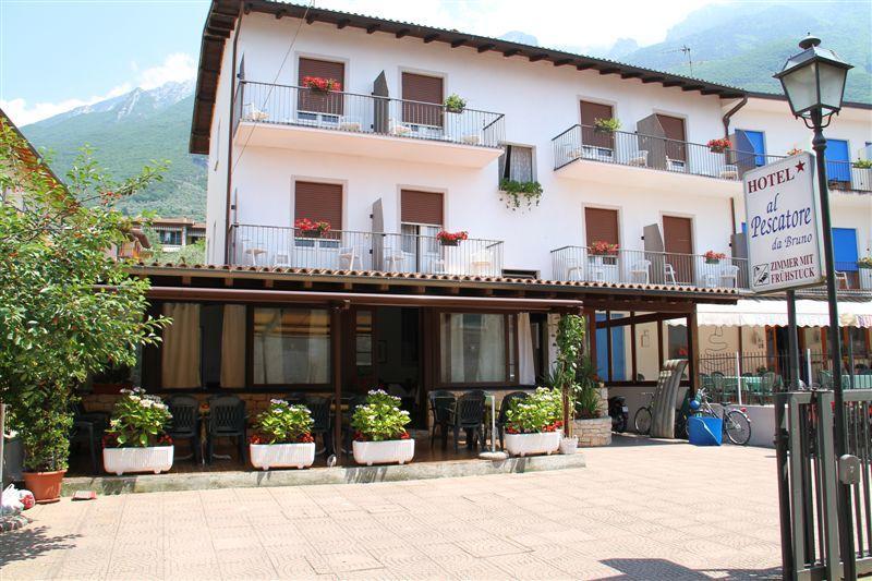 Albergo Al Pescatore برنزوني سول جاردا المظهر الخارجي الصورة