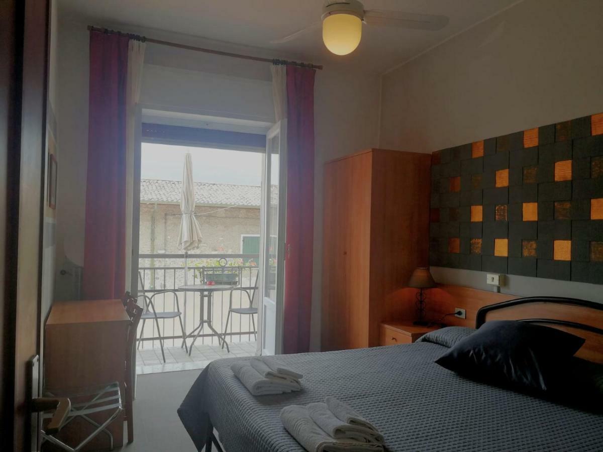Albergo Al Pescatore برنزوني سول جاردا المظهر الخارجي الصورة